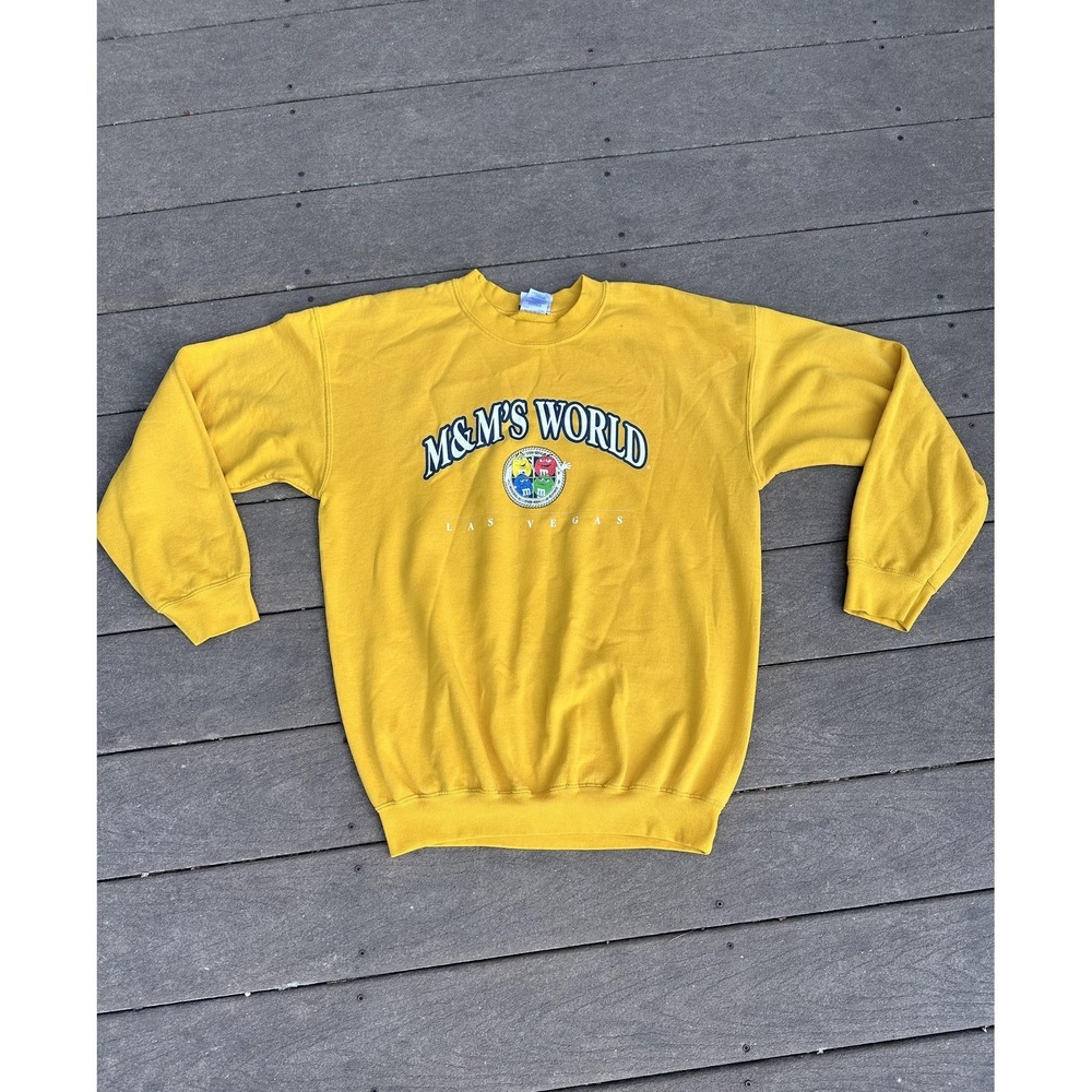 M&M's World Sweatshirt Mens‎ Large Yellow Las Vegas Graphic Crewneck Pullover